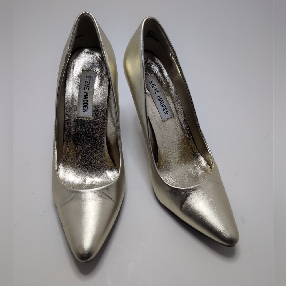 Steve Madden Metallic Gold Pointed Toe Pumps Womens Size 6